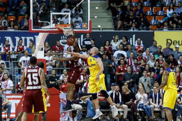 并在比赛间 并在比赛间