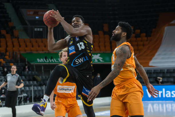 他们通过全 他们通过全